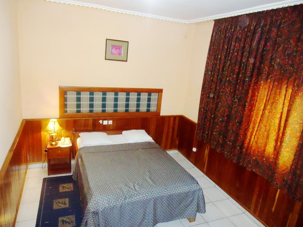 SAFFANA hôtel Douala Quarto foto