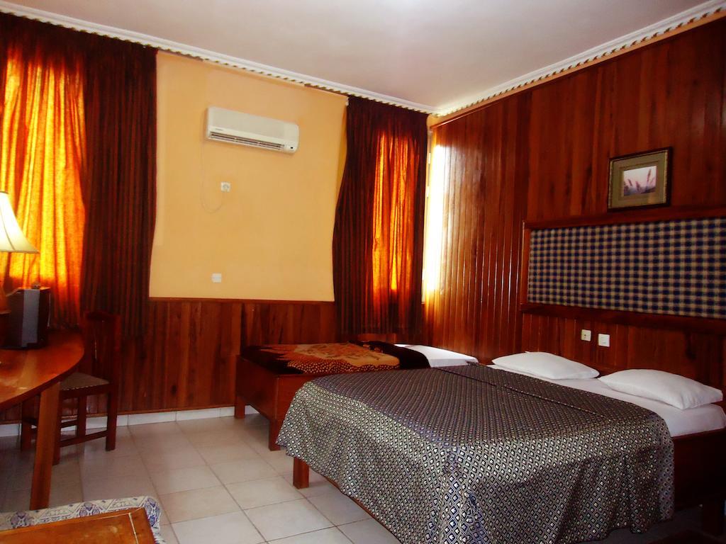 SAFFANA hôtel Douala Quarto foto