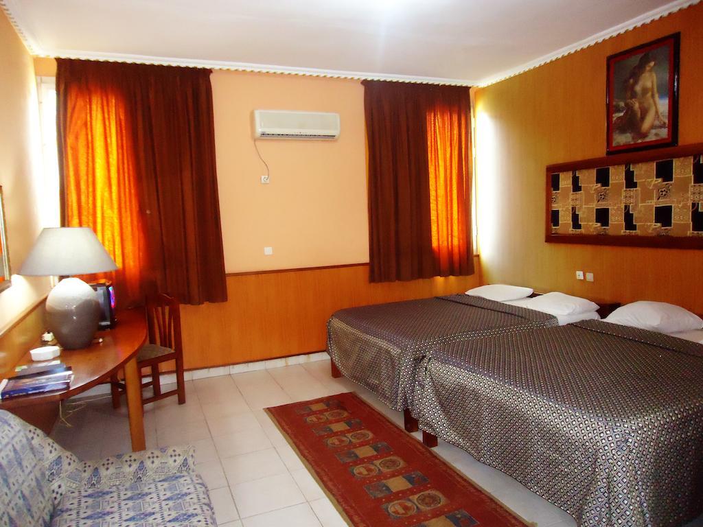 SAFFANA hôtel Douala Quarto foto